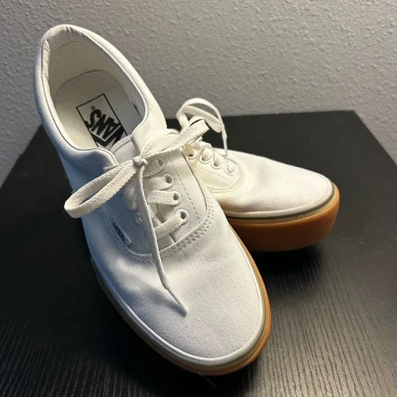 Vans White Canvas Sneakers with Black Checkered Heel - Picture 2 of 6